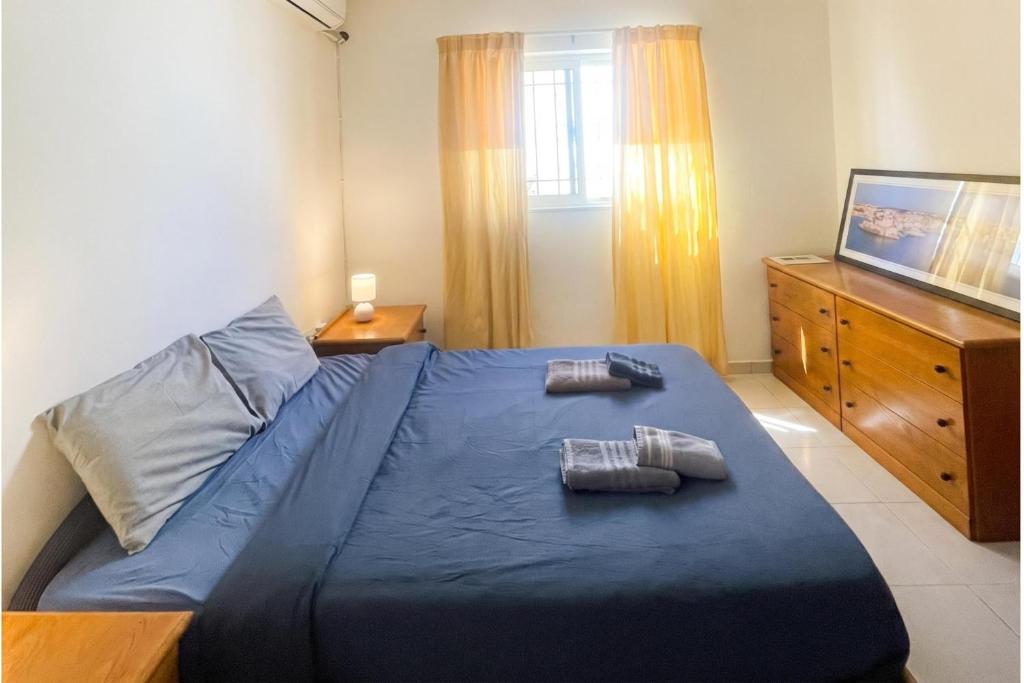Double Room with Private Bathroom at Swieqi Stay with Shared Facilities 107